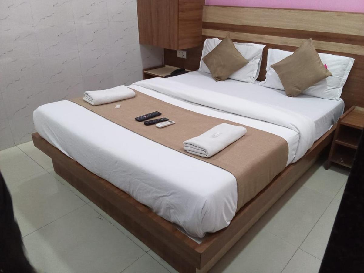 Hotel Shree Krishna Ahmedabad Exterior photo